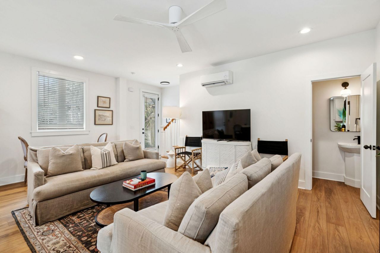 16 Cleveland Street Photo 9