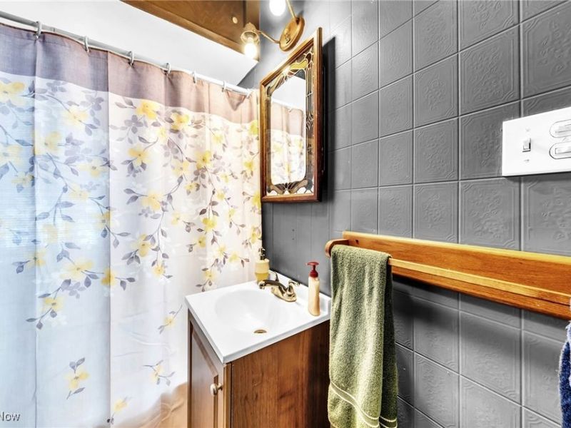 99 Ellenwood Avenue, Bedford, OH 44146 Photo 13