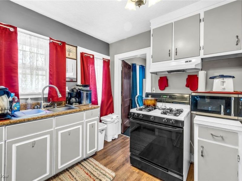 99 Ellenwood Avenue, Bedford, OH 44146 Photo 9