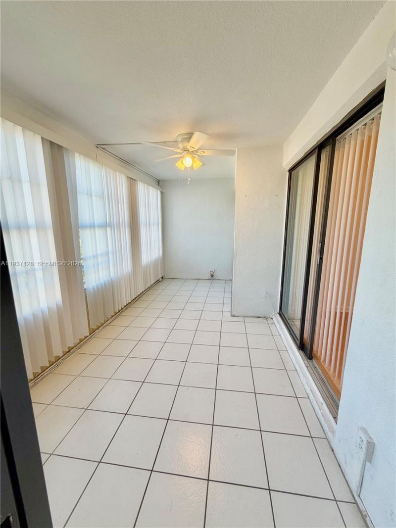 2320 S Cypress Bend Dr, Unit 305, Pompano Beach, FL 33069 Photo