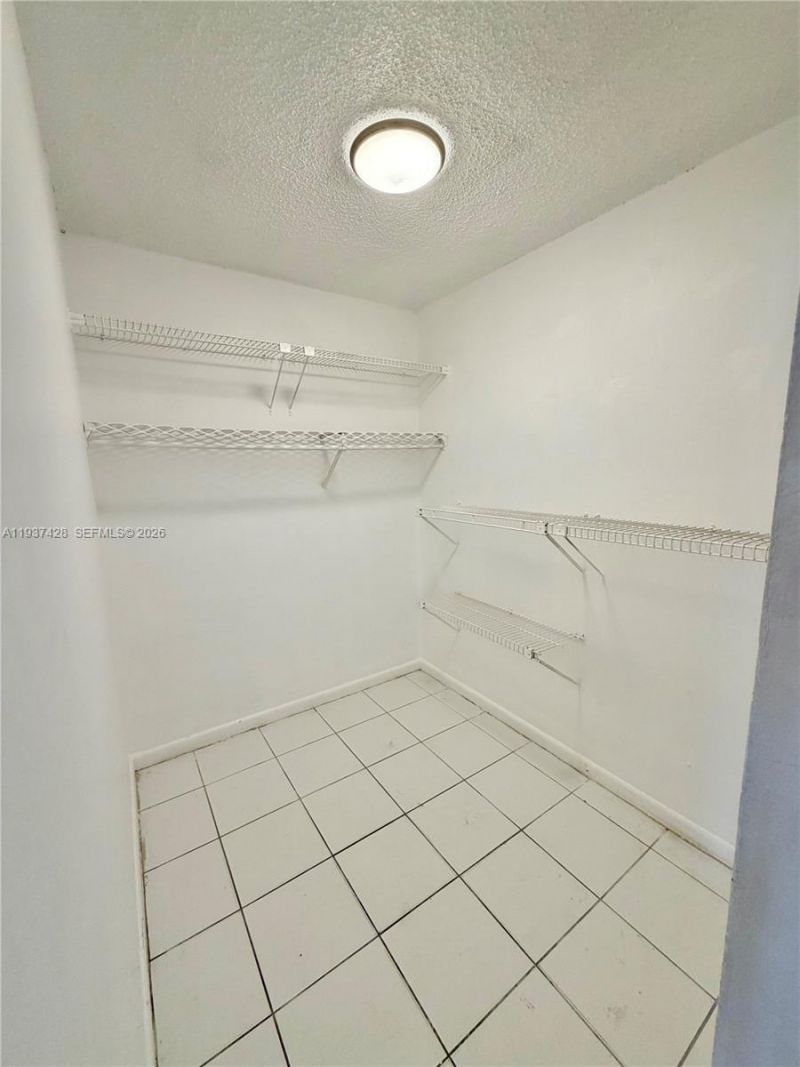 2320 S Cypress Bend Dr, Unit 305, Pompano Beach, FL 33069 Photo