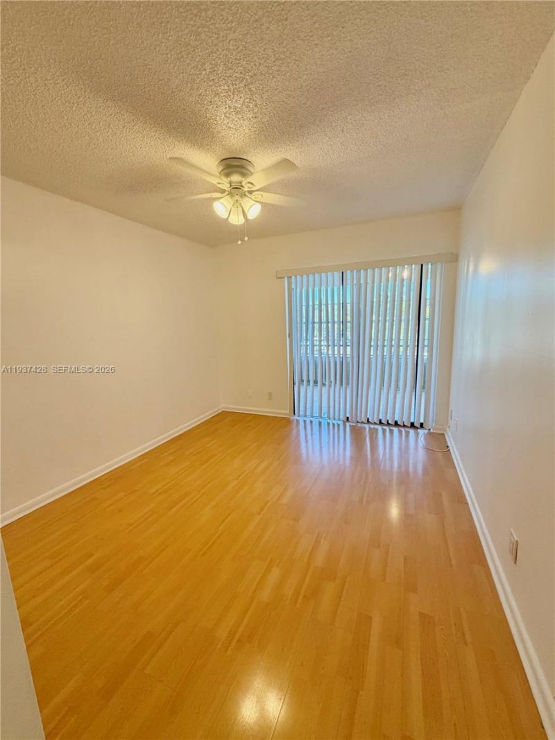 2320 S Cypress Bend Dr, Unit 305, Pompano Beach, FL 33069 Photo