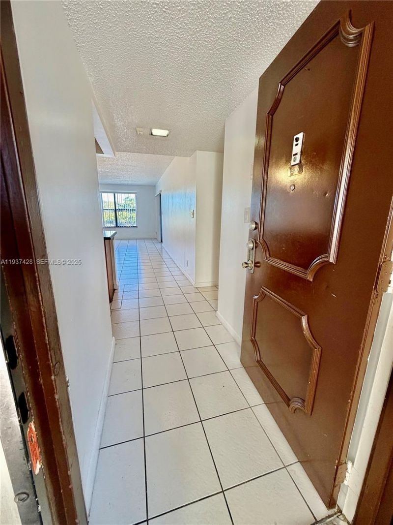 2320 S Cypress Bend Dr, Unit 305, Pompano Beach, FL 33069 Photo