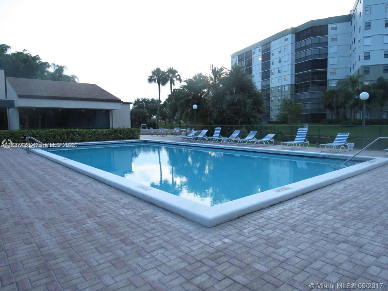 2320 S Cypress Bend Dr, Unit 305, Pompano Beach, FL 33069 Photo