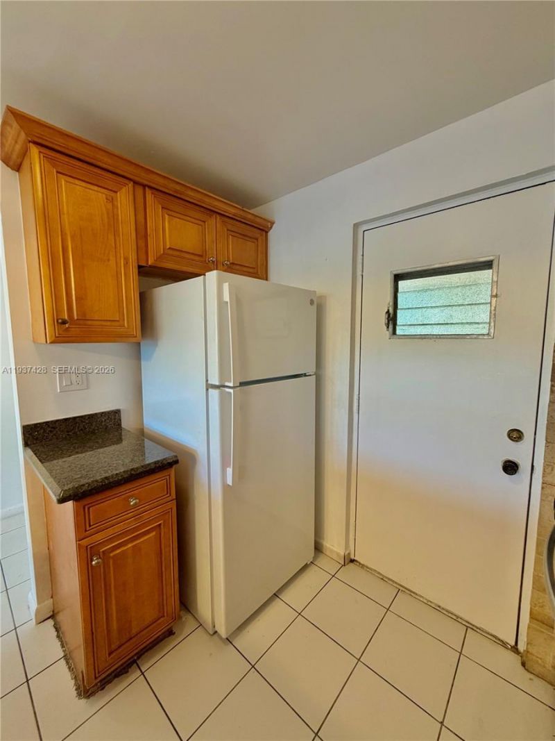 2320 S Cypress Bend Dr, Unit 305, Pompano Beach, FL 33069 Photo
