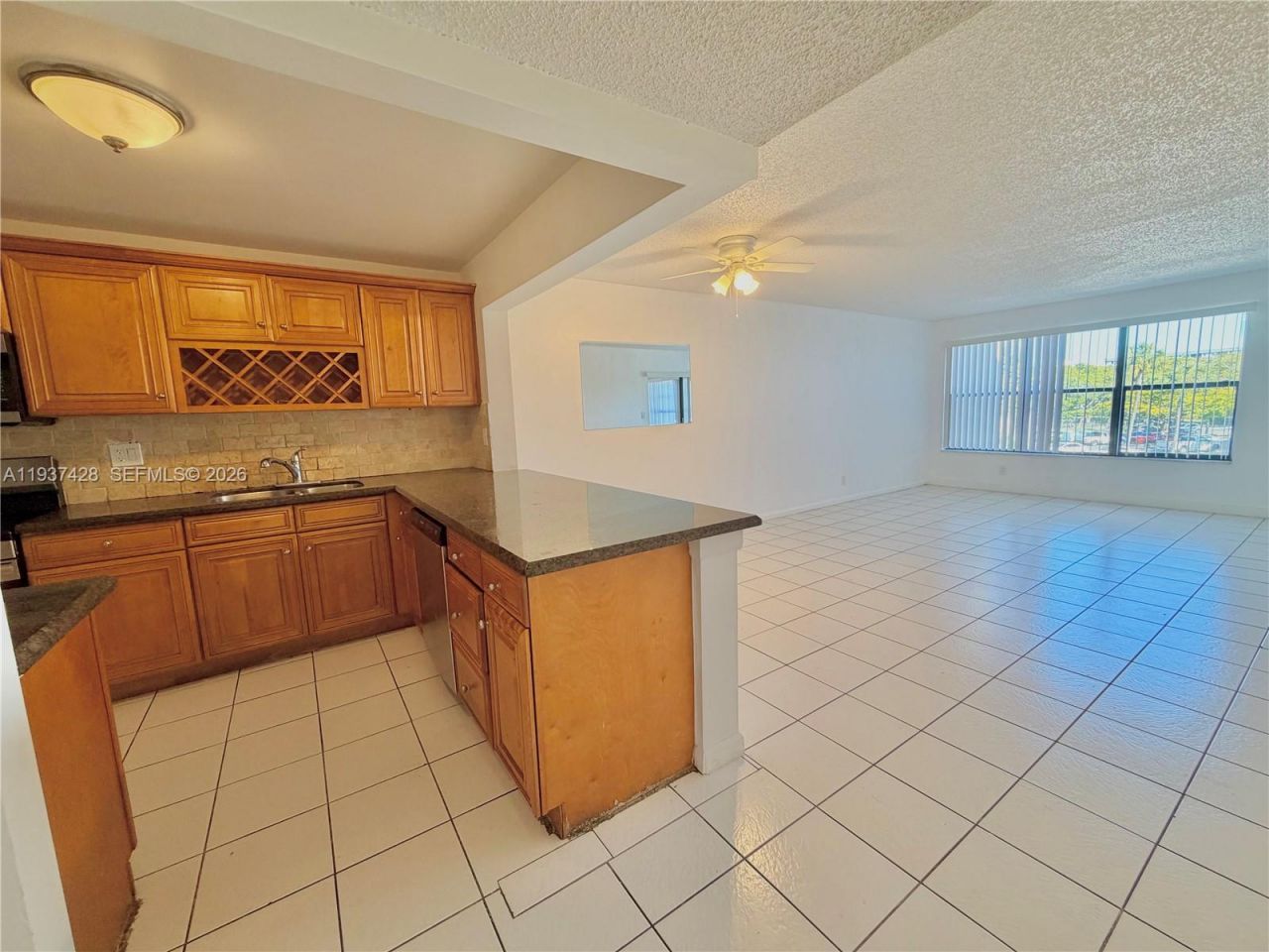 2320 S Cypress Bend Dr, Unit 305, Pompano Beach, FL 33069 Photo