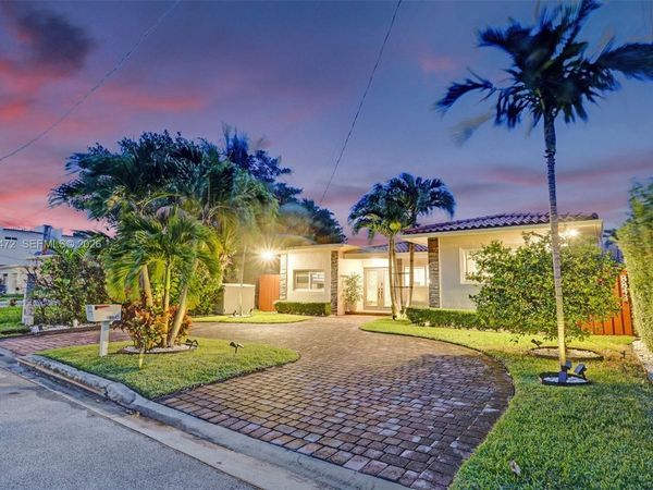 8843 Hawthorne Ave , Surfside, FL 33154