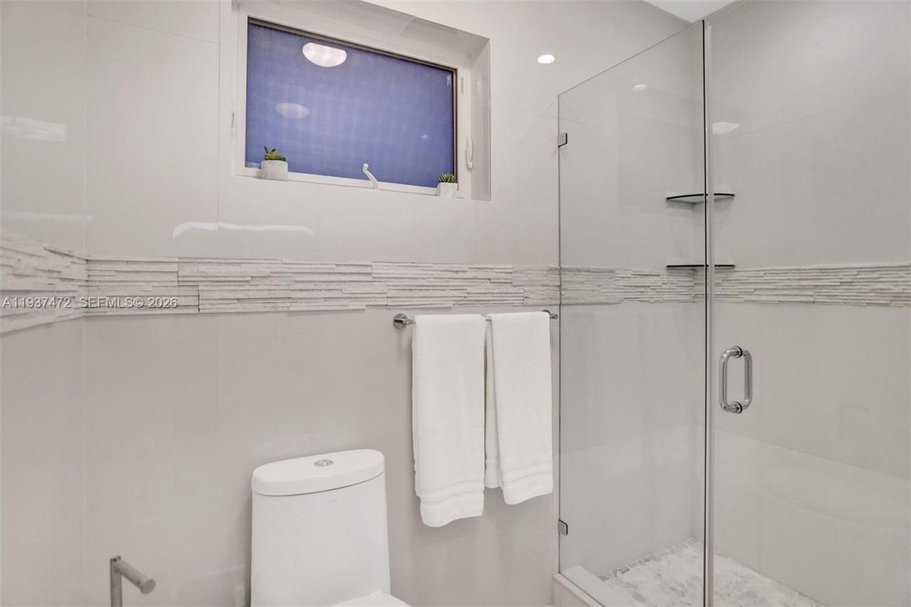 8843 Hawthorne Ave , Surfside, FL 33154 Photo