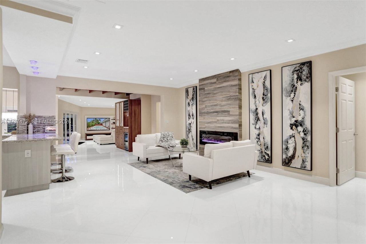 8843 Hawthorne Ave , Surfside, FL 33154 Photo