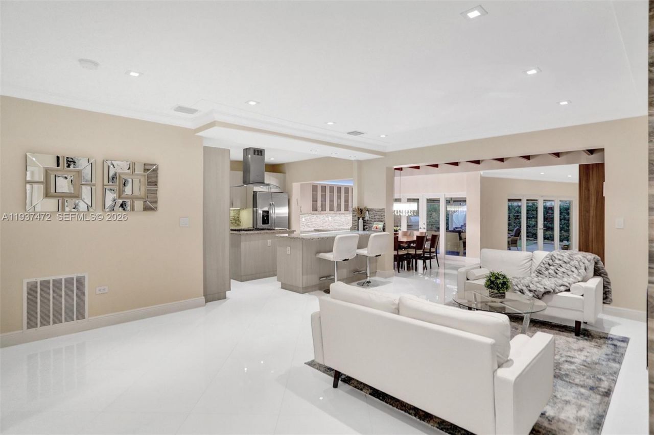 8843 Hawthorne Ave , Surfside, FL 33154 Photo