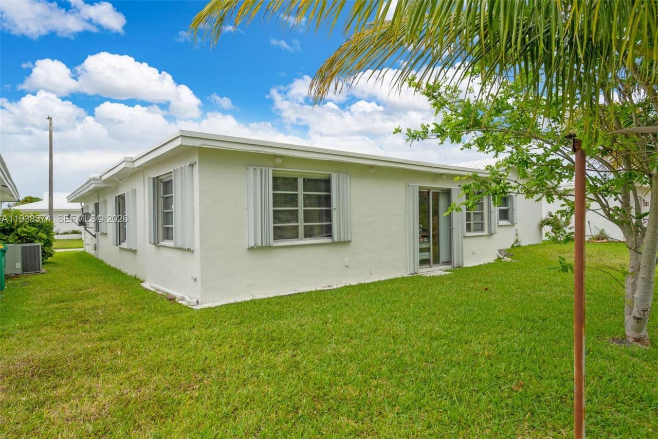 7500 NW 66th Ter, Tamarac, FL 33321 Photo