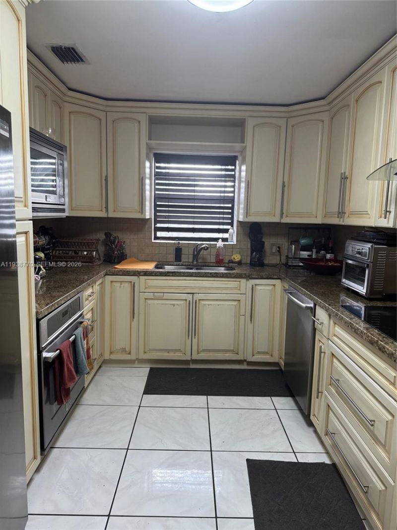 17 E 50th Pl, Hialeah, FL 33013 Photo