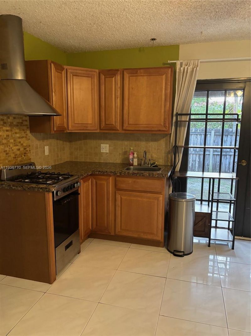17 E 50th Pl, Hialeah, FL 33013 Photo