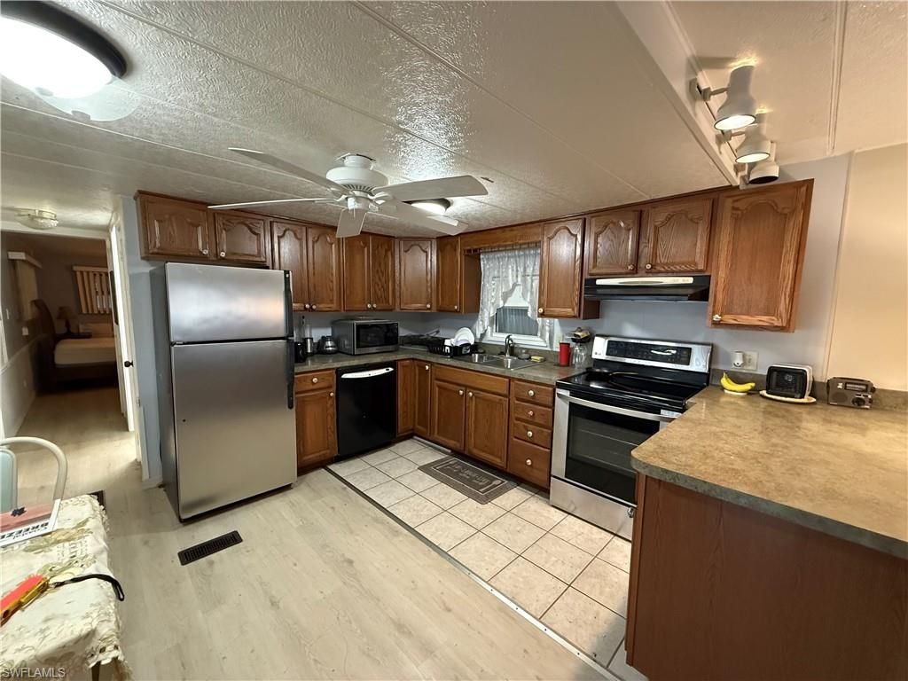 539 Poinsettia Ln, Unit 152, Naples, FL 34114 Photo
