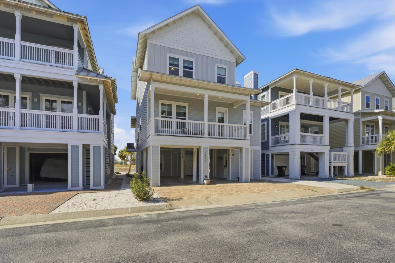 1499 Seaside Circle Navarre, FL 32566