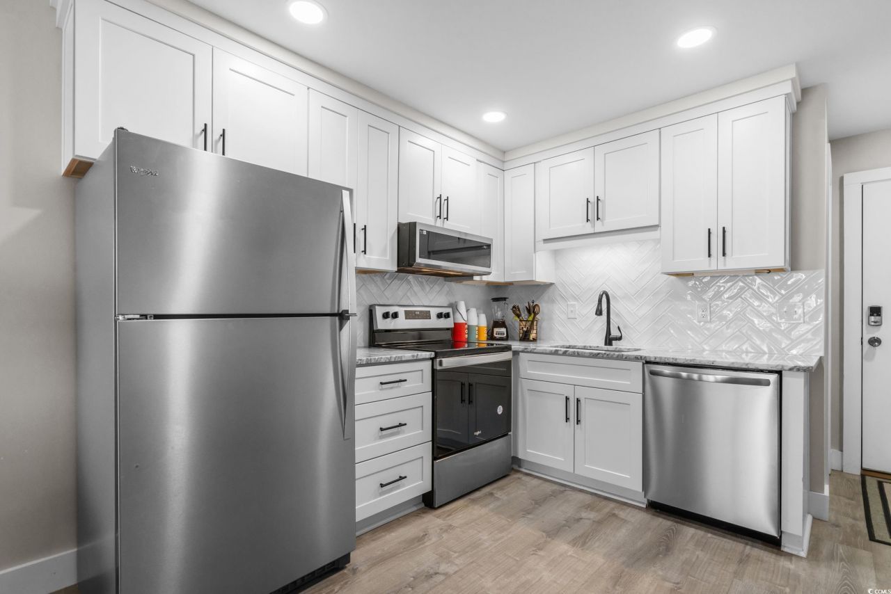 9560 Shore Dr. Photo 12