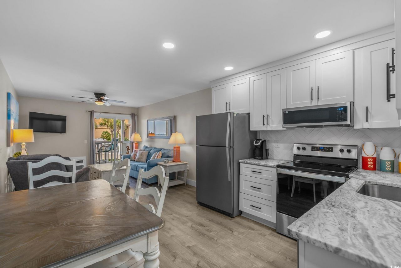 9560 Shore Dr. Photo 15