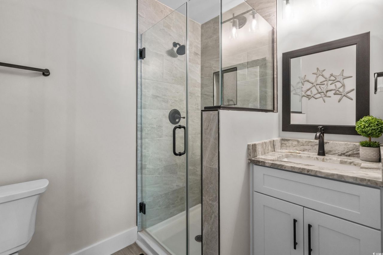 9560 Shore Dr. Photo 29