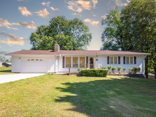 920 Oak Street , Thayer, MO 65791