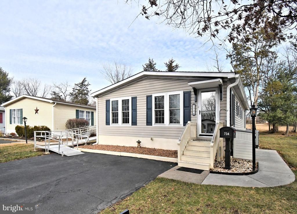 734 Aspen Circle, Red Hill, PA 18076 Main Photo