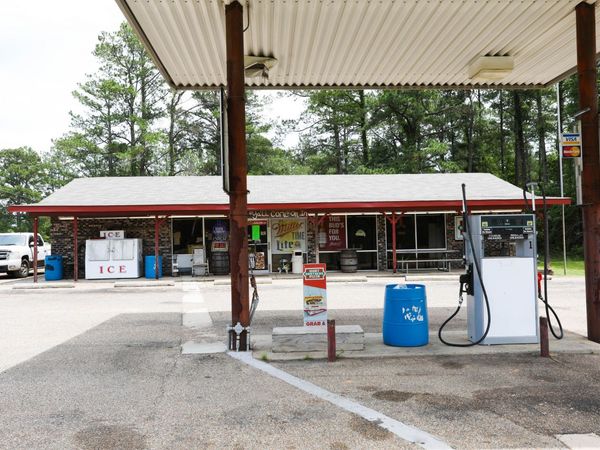 1242 Elks Lake, Hattiesburg, MS 39401