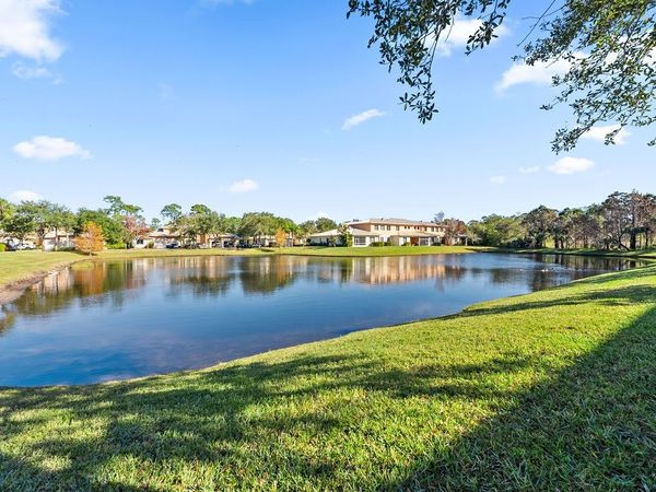 2522 Stockbridge Square SW, Vero Beach, FL 32962
