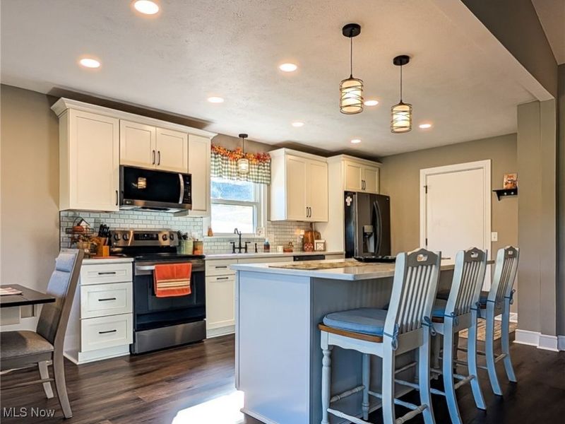 546 E Mohawk Drive, Malvern, OH 44644 Photo 14