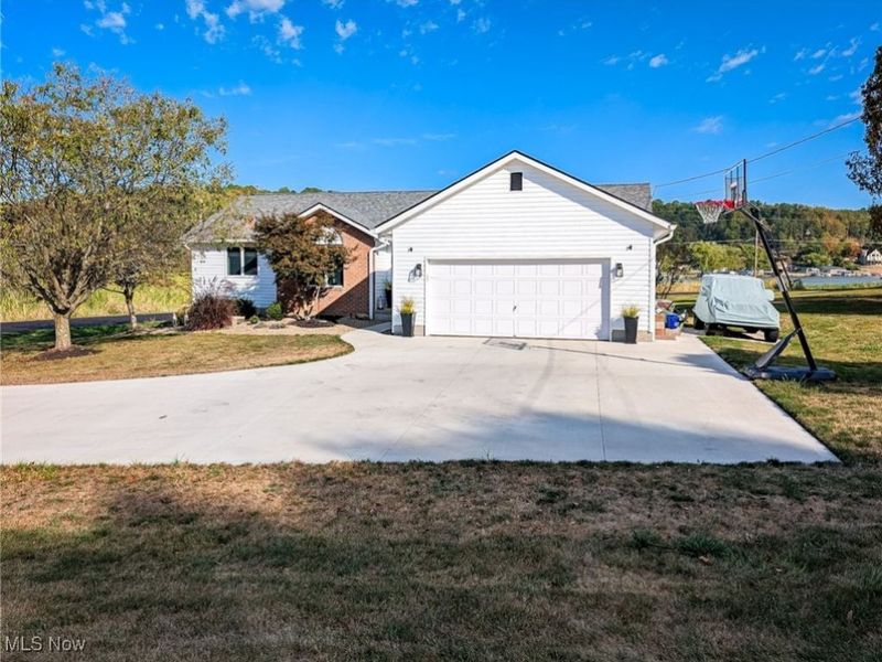 546 E Mohawk Drive, Malvern, OH 44644 Photo 40