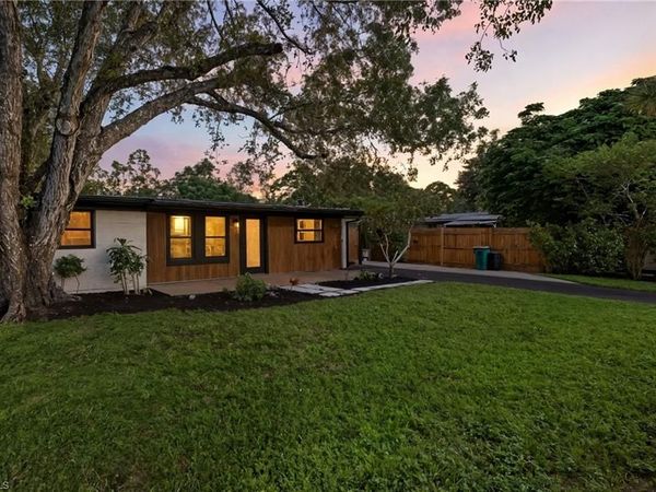 1280 Pine ST , NAPLES, FL 34104