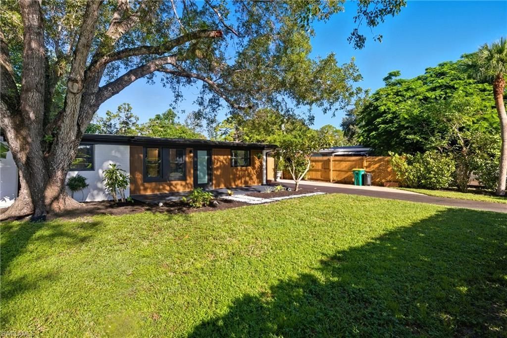 1280 Pine St , Naples, FL 34104 Photo