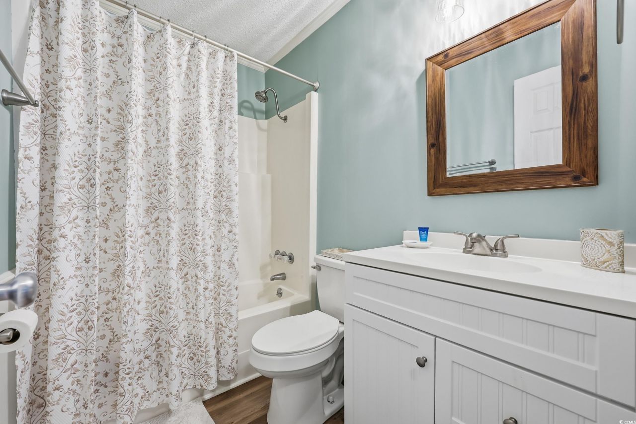 9560 Shore Dr. Photo 16