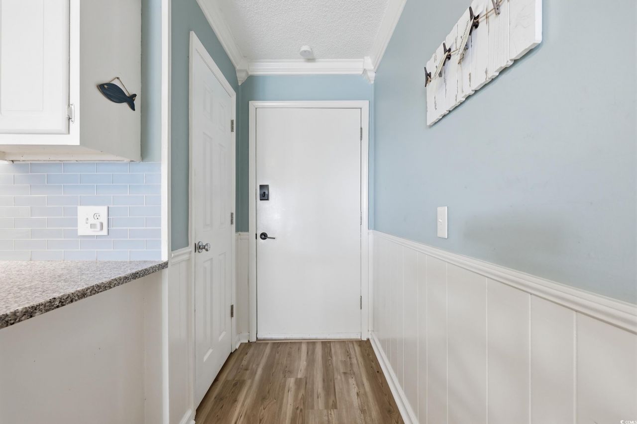 9560 Shore Dr. Photo 7