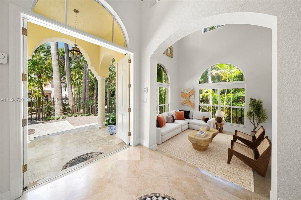 3211 Morris Ln, Coconut Grove, FL 33133 Photo