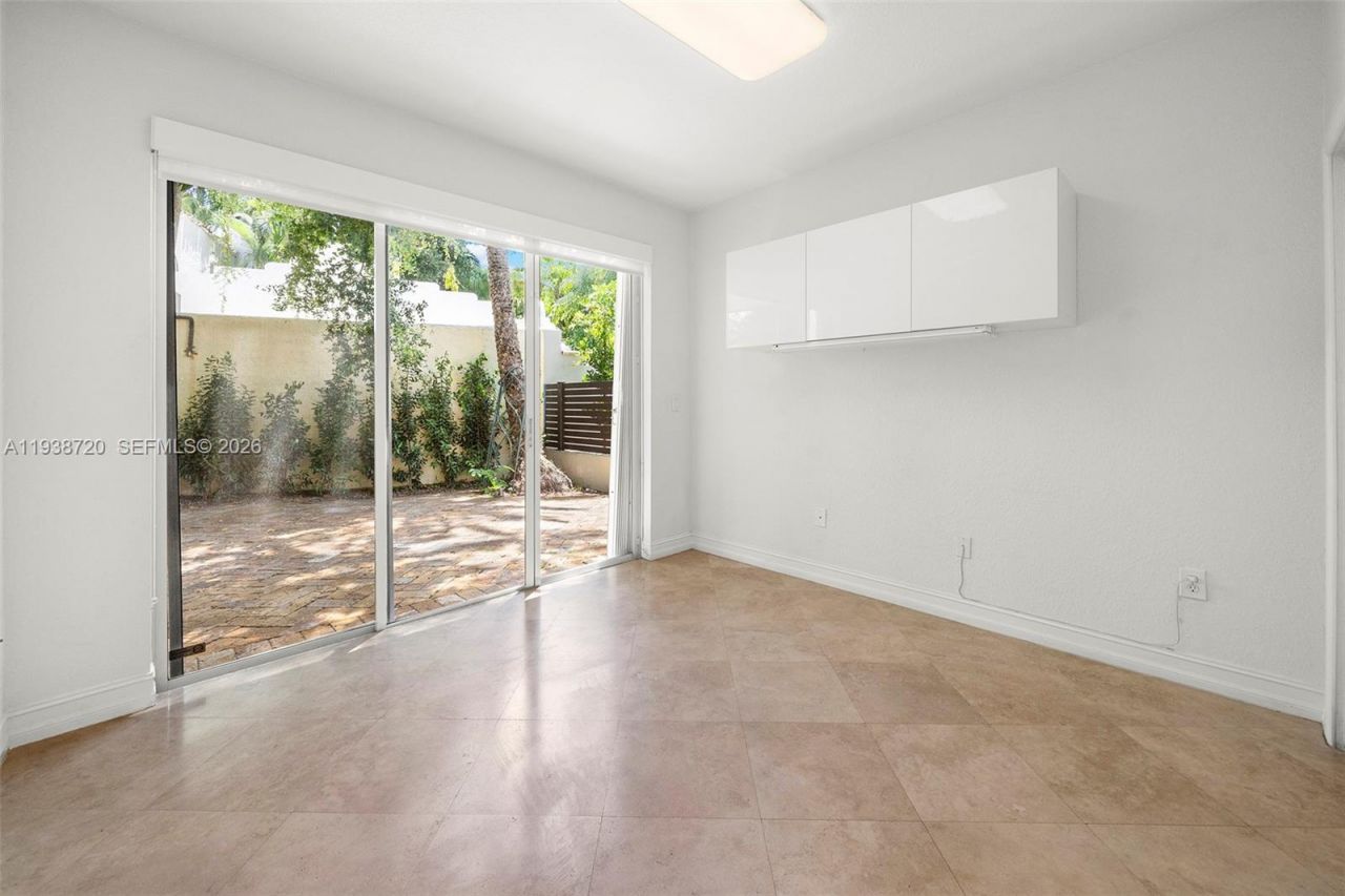 3211 Morris Ln, Coconut Grove, FL 33133 Photo