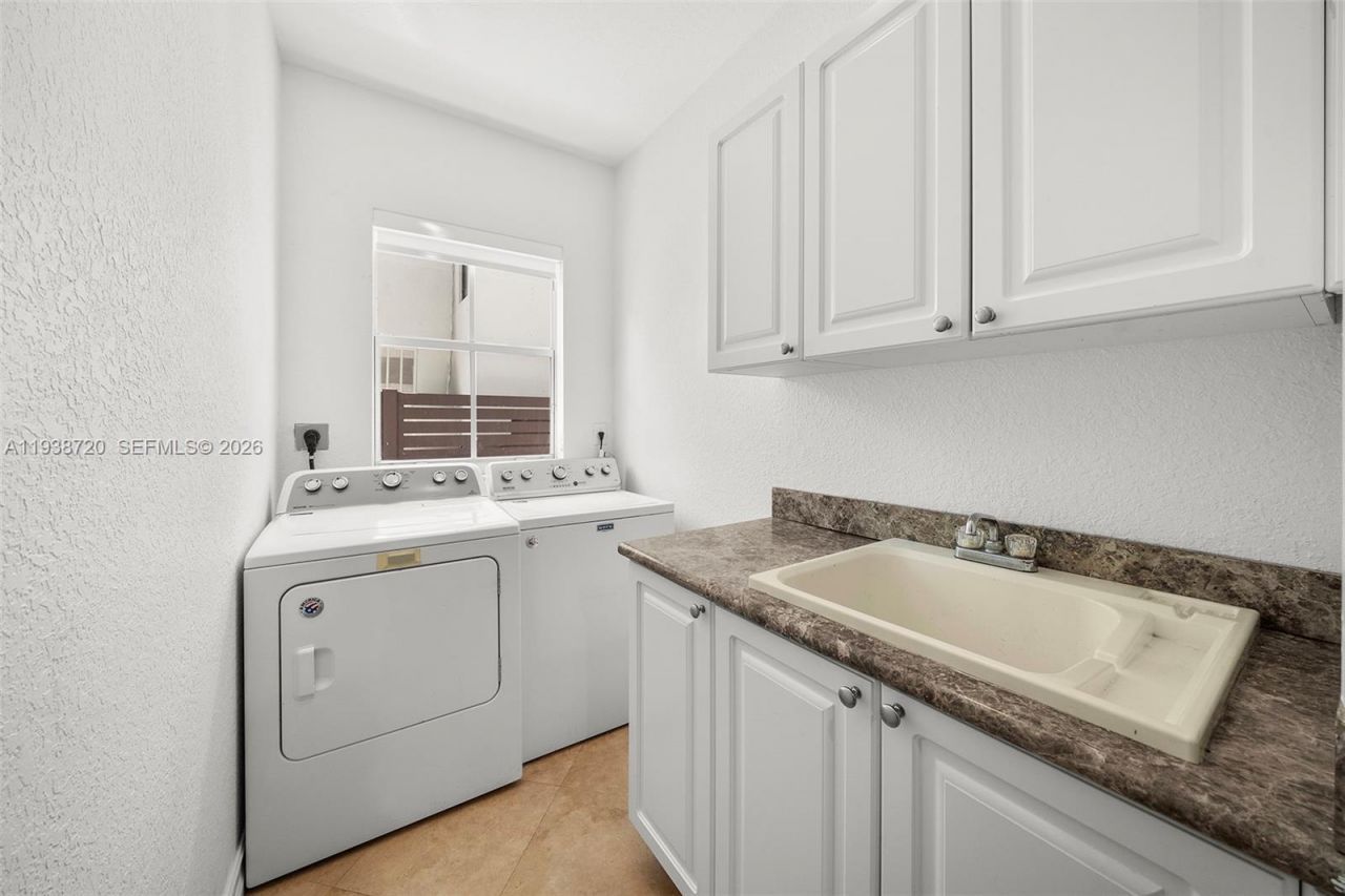 3211 Morris Ln, Coconut Grove, FL 33133 Photo