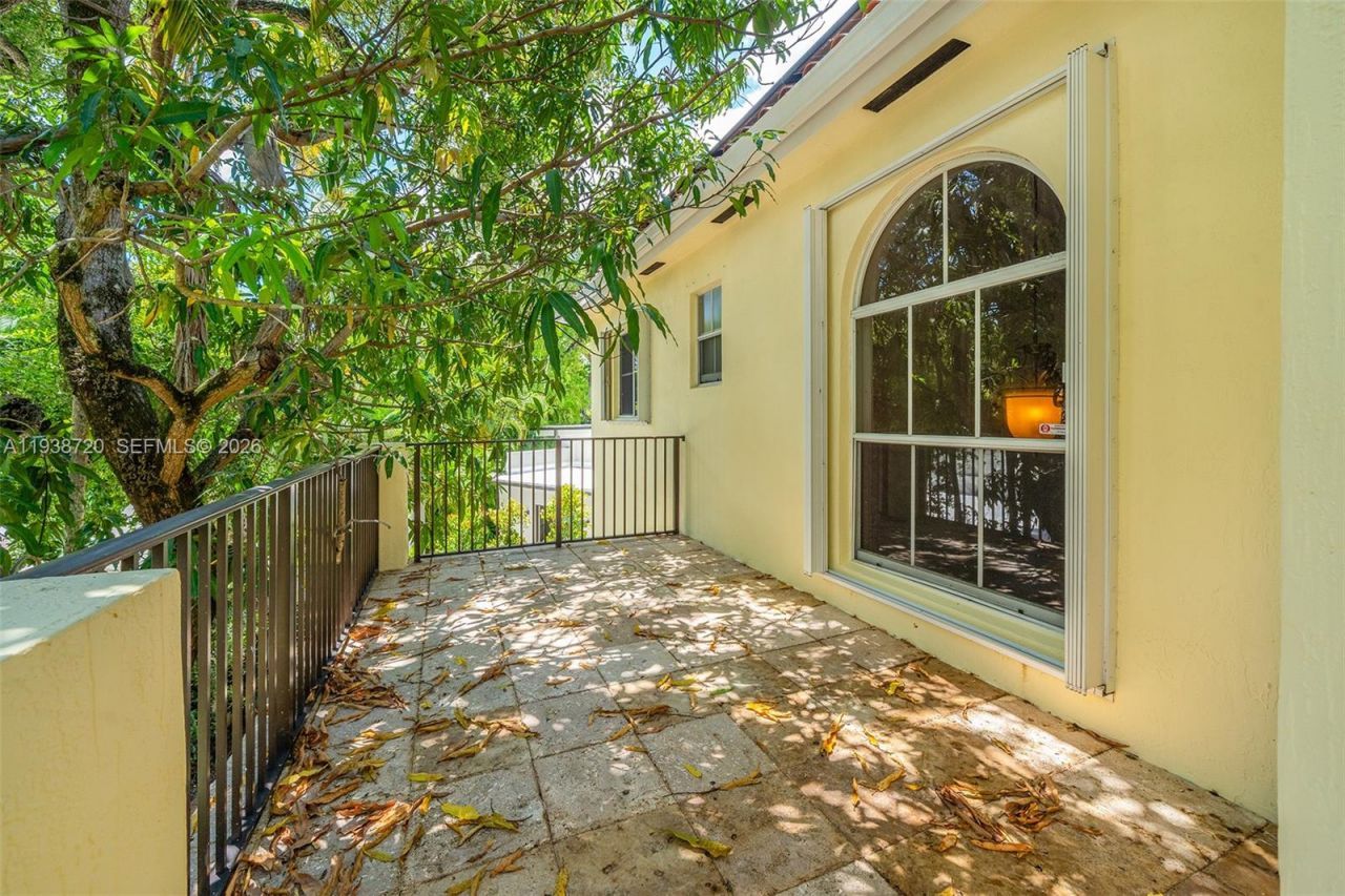 3211 Morris Ln, Coconut Grove, FL 33133 Photo