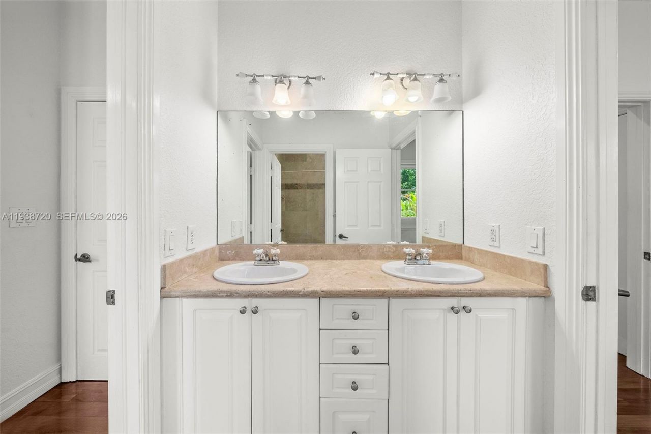 3211 Morris Ln, Coconut Grove, FL 33133 Photo