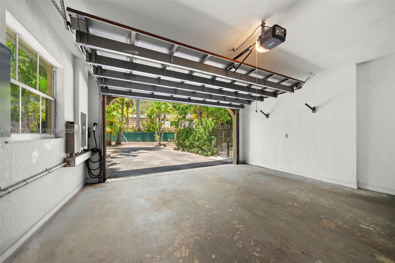 3211 Morris Ln, Coconut Grove, FL 33133 Photo