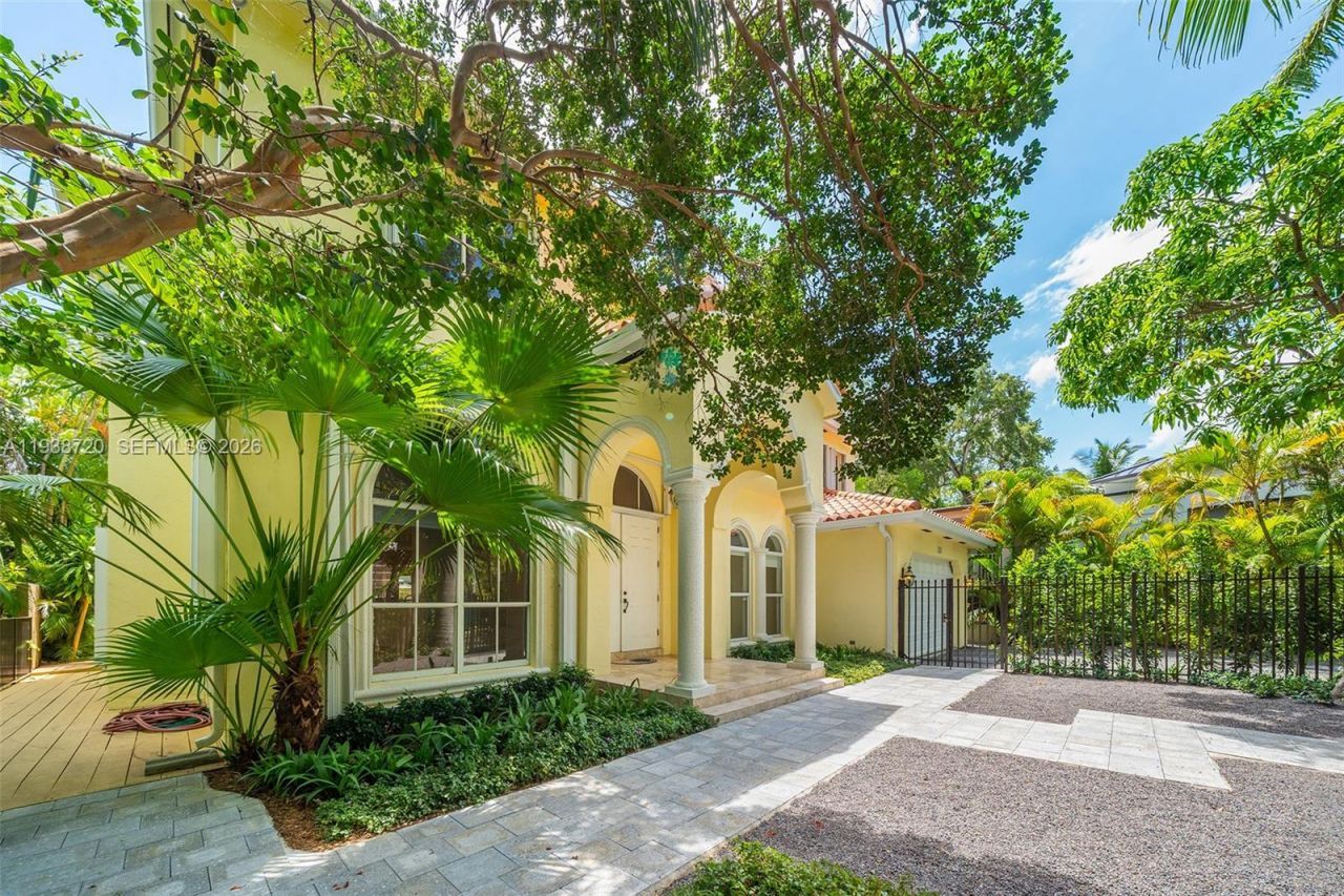 3211 Morris Ln, Coconut Grove, FL 33133 Photo