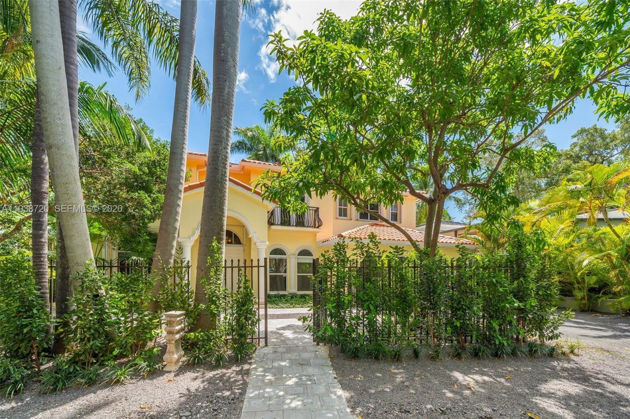 3211 Morris Ln, Coconut Grove, FL 33133 Photo