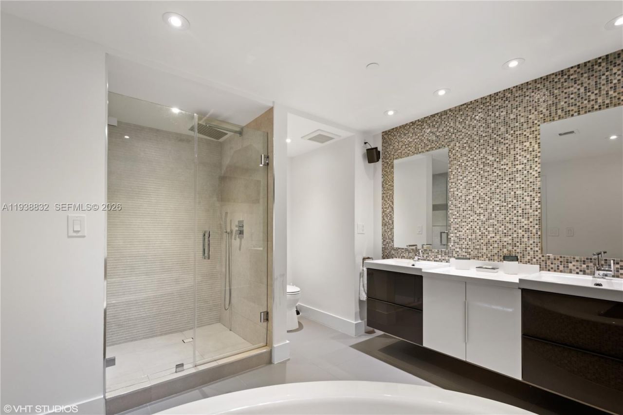 19667 Turnberry Way, Unit 10B+DEN+CA, Aventura, FL 33180 Photo