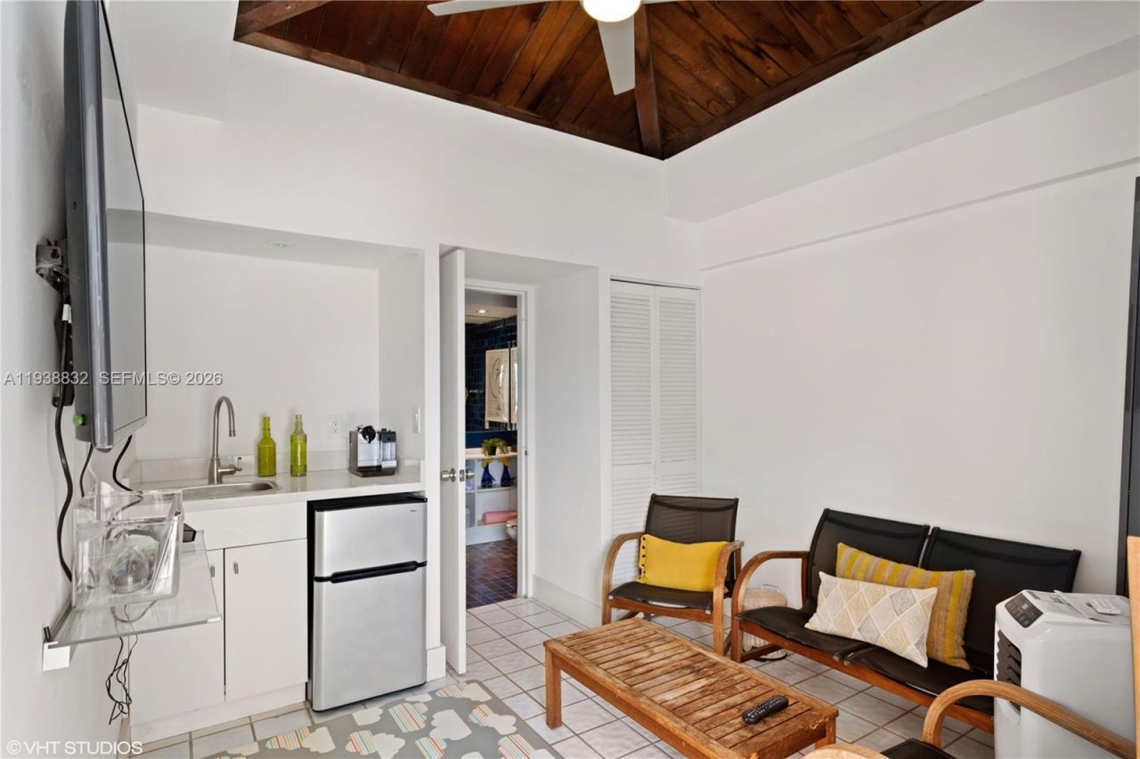 19667 Turnberry Way, Unit 10B+DEN+CA, Aventura, FL 33180 Photo