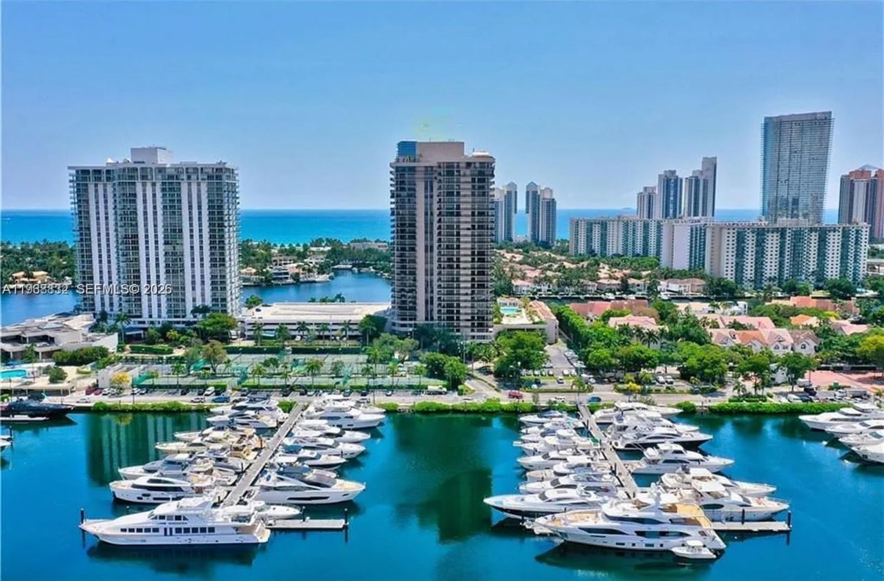 19667 Turnberry Way, Unit 10B+DEN+CA, Aventura, FL 33180 Photo