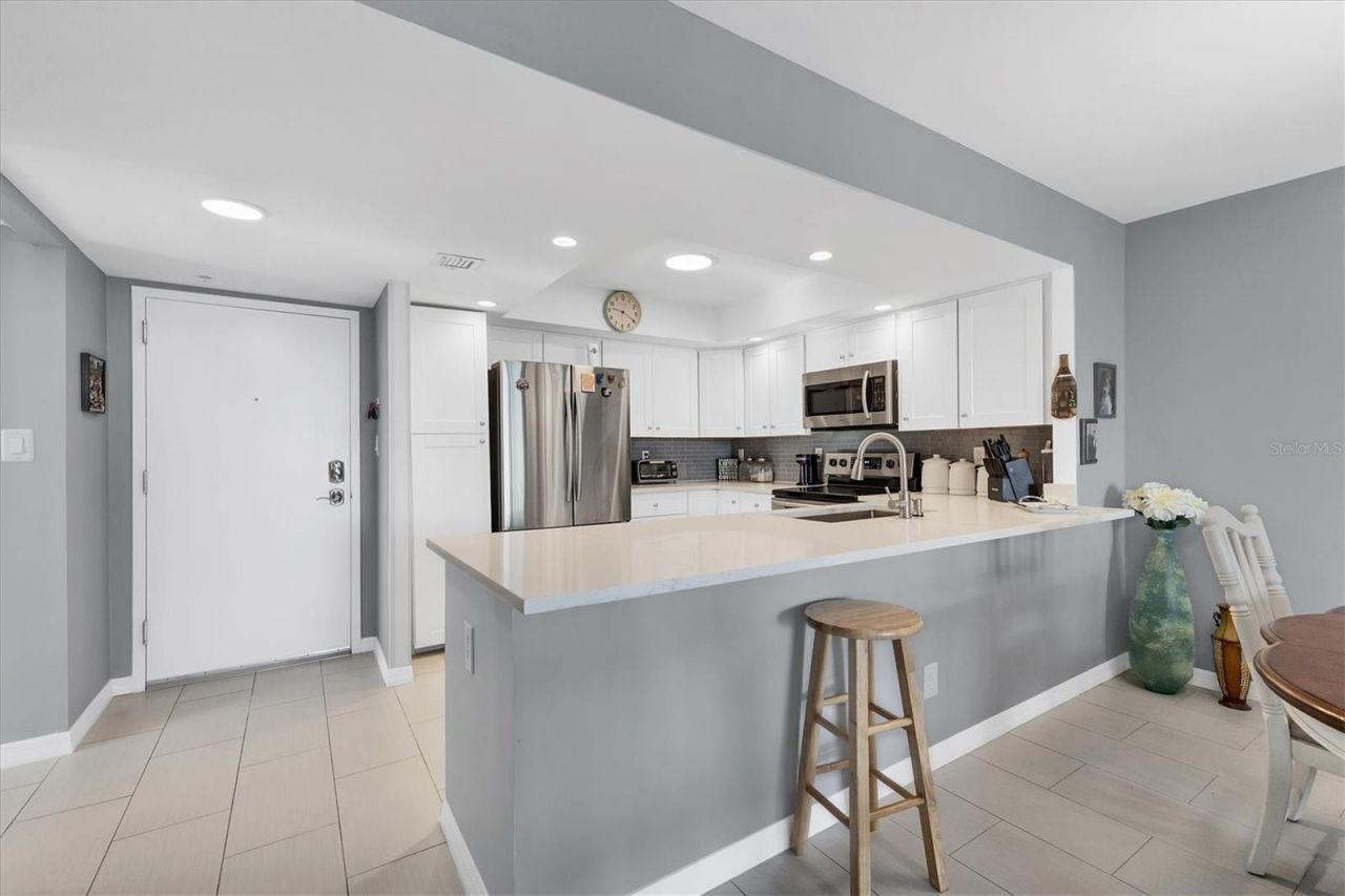 101 S Gulfstream Avenue, Unit 15E, Sarasota, FL 34236 Photo