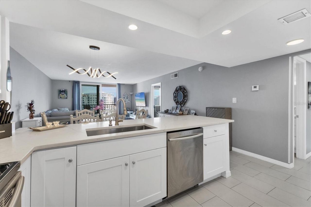 101 S Gulfstream Avenue, Unit 15E, Sarasota, FL 34236 Photo