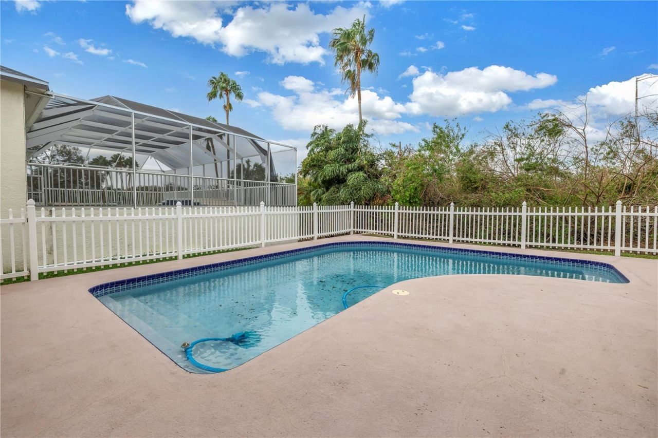 7380 Pebble Beach Lane, Seminole, FL 33777 Photo