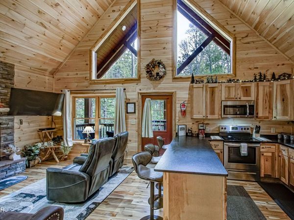 2423 Paradise Falls Way Way, Sevierville, TN 37862