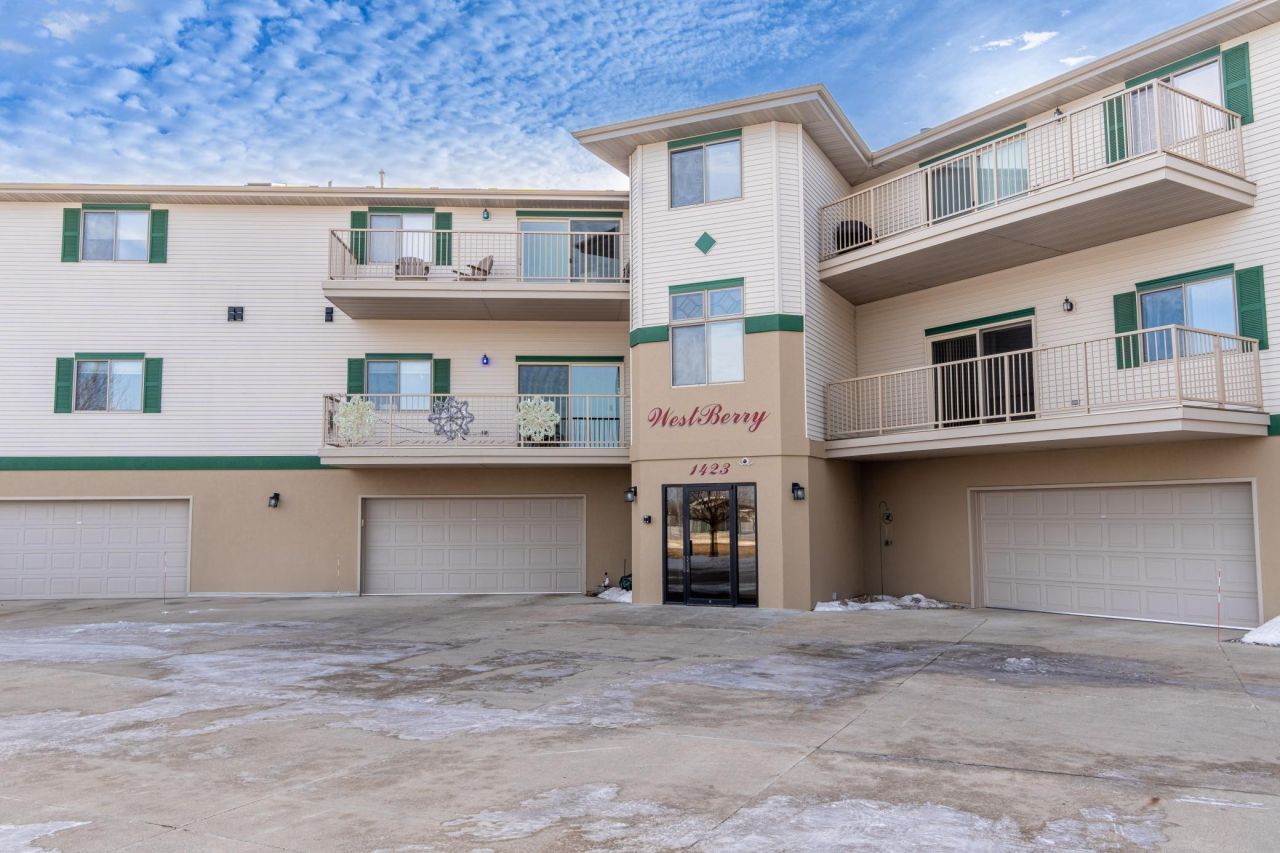 1423 10th Avenue E, Unit 206, West Fargo, ND 58078 Main Photo