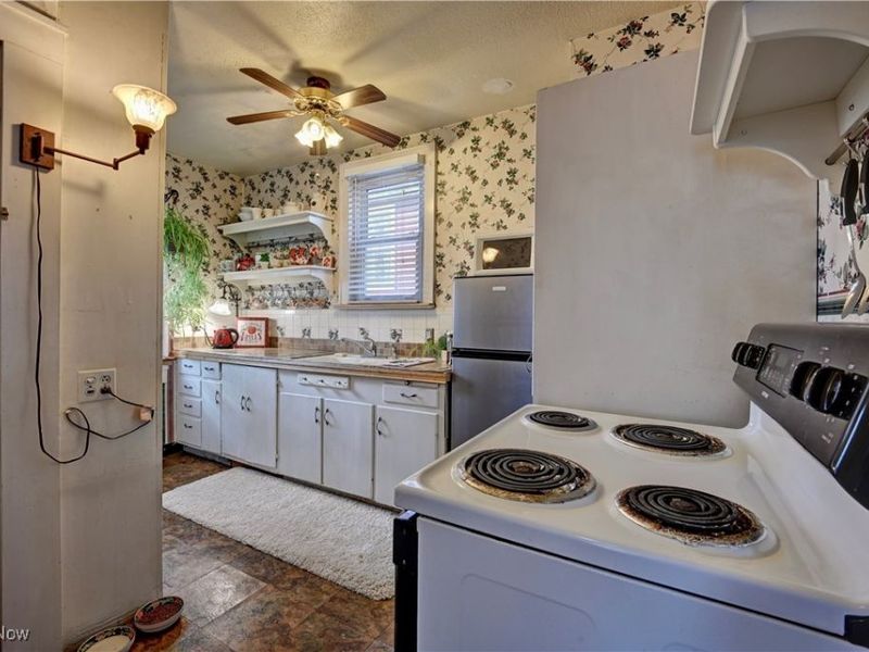 534 E Maple Street, North Canton, OH 44720 Photo 13