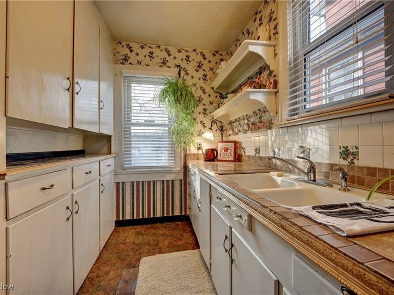 534 E Maple Street, North Canton, OH 44720 Photo 9